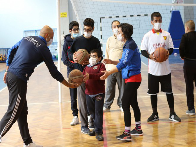 Bayraklı’da spor var, engel yok